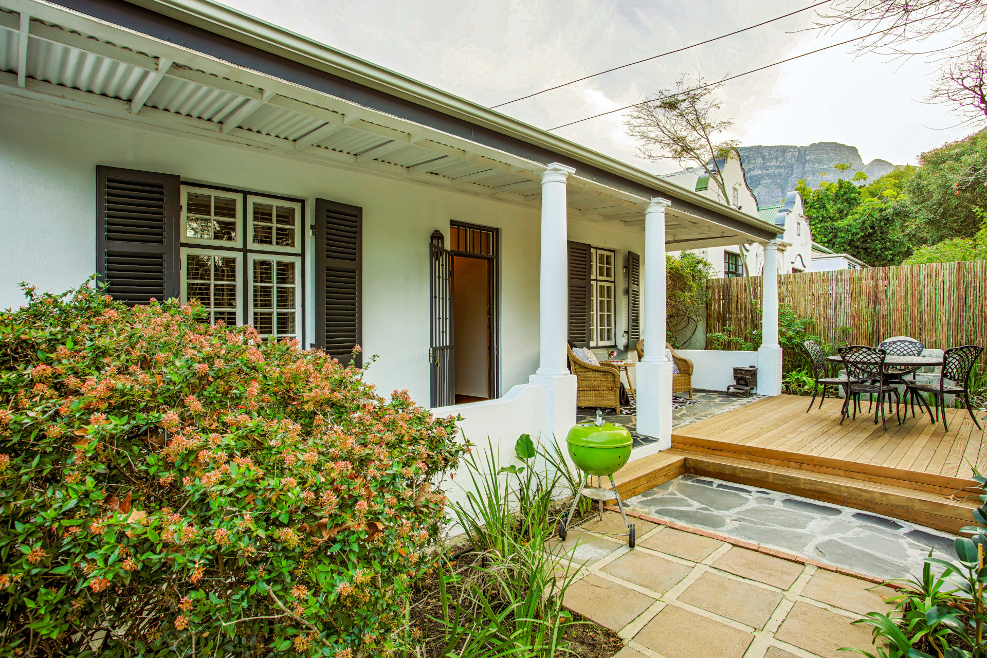 Front garden at Newlands Cottages